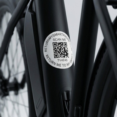 <p>Met deze combideal beschermt u bijvoorbeeld:</p>

<p>uw smartphone</p>

<p>sleutels</p>

<p>laptop</p>

<p>airpods</p>

<p>fiets</p>

<p>step</p>

<p>koffer</p>

<p>tas</p>

<p>enz.</p>

<p>&nbsp;</p>

<p><meta charset="UTF-8" /><b>Formaat:</b>&nbsp;40 mm doorsnede,</p>

<p><b>eigenschappen:</b>watervast en UV-bestendig,</p>

<p><b>Materiaal sticker:</b>Vinyl, metallic-grijs, permanent hechtend, merk 3M</p>

<p><b>Beschermlaag:</b>mat laminaat(dit is een transparante extra beschermlaag)</p> #7